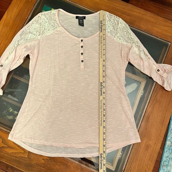 Deb 1XL Pink Top Lace Insert Sleeves Button Chest VERY CUTE - Picture 9 of 10